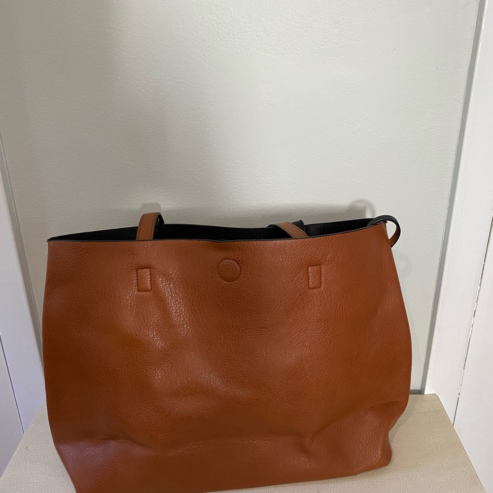 Reversible tote